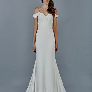 Kelly Faetanini Phoebe Wedding Gown Size 12 Crepe Off the Shoulder